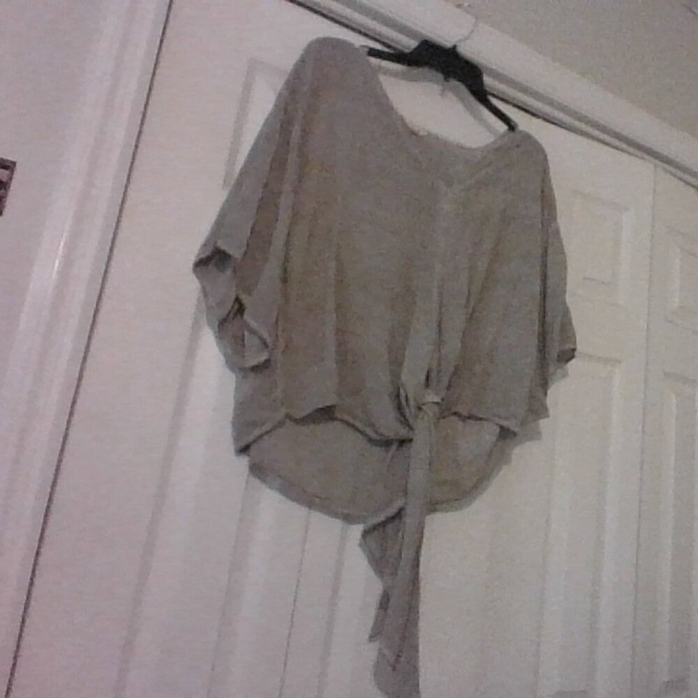 entro grey blouse size large